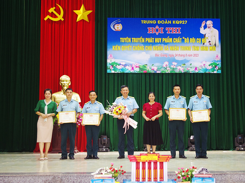 Trung đoàn 927 tổ chức Hội thi tuyên truyền về phát huy phẩm chất “Bộ đội Cụ Hồ”, kiên quyết chống chủ nghĩa cá nhân trong tình hình mới