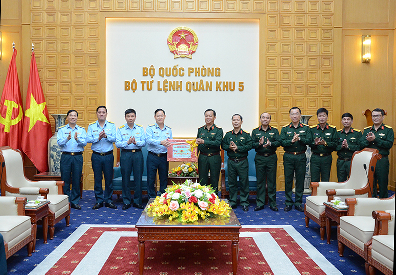 Qu&acirc;n chủng Ph&ograve;ng kh&ocirc;ng - Kh&ocirc;ng qu&acirc;n kiểm tra sẵn s&agrave;ng chiến đấu v&agrave; c&ocirc;ng t&aacute;c tổ chức Tết Nguy&ecirc;n đ&aacute;n B&iacute;nh Ngọ - 2026 c&aacute;c đơn vị ở khu vực Miền Trung