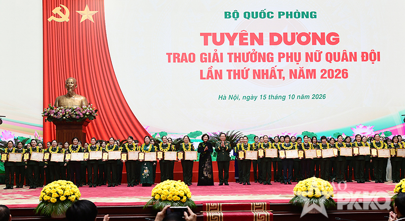 Tuy&ecirc;n dương trao giải thưởng Phụ nữ Qu&acirc;n đội lần thứ nhất, năm 2026
