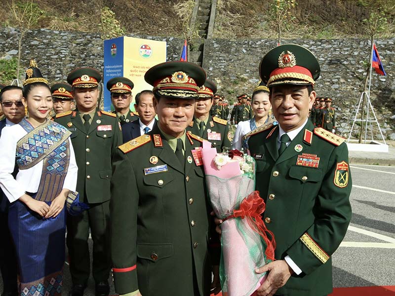 Ng&agrave;y đầu Giao lưu hữu nghị quốc ph&ograve;ng bi&ecirc;n giới Việt Nam - L&agrave;o lần thứ 3