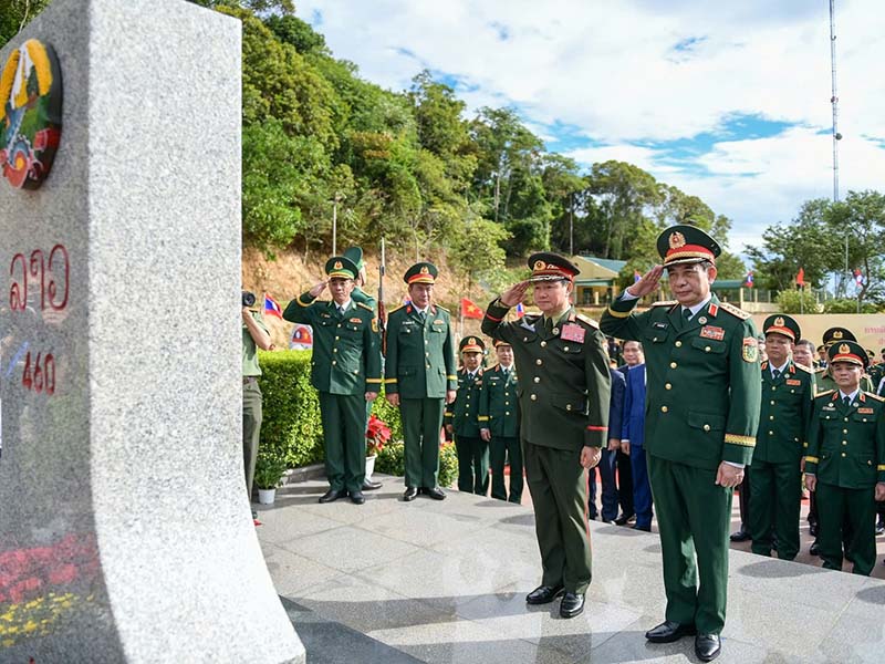 Ng&agrave;y đầu Giao lưu hữu nghị quốc ph&ograve;ng bi&ecirc;n giới Việt Nam - L&agrave;o lần thứ 3