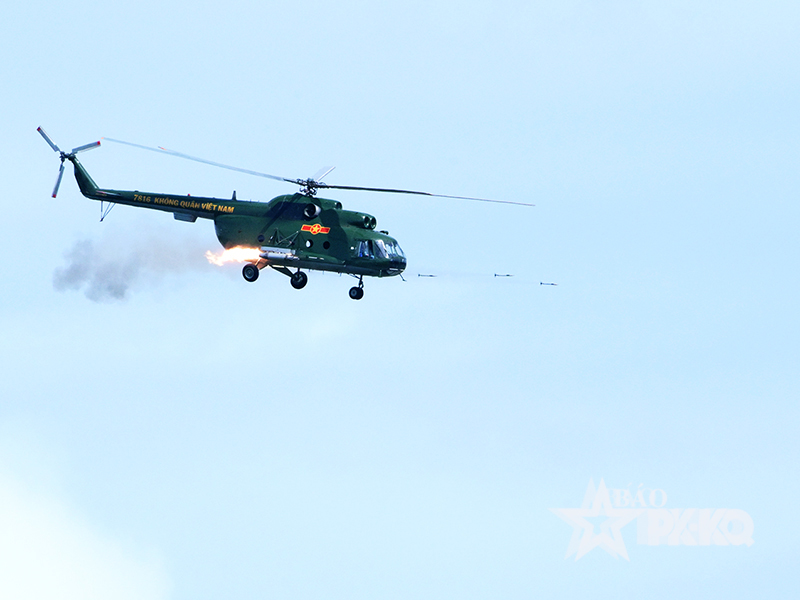 Qu&acirc;n chủng Ph&ograve;ng kh&ocirc;ng-Kh&ocirc;ng qu&acirc;n giảng b&igrave;nh r&uacute;t kinh nghiệm Diễn tập bắn, n&eacute;m bom đạn thật cho lực lượng Kh&ocirc;ng qu&acirc;n năm 2026