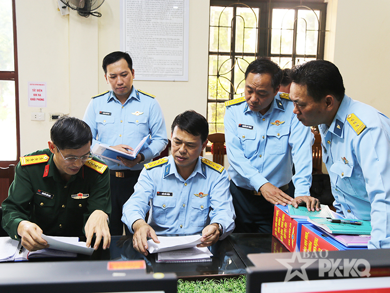 Cục Tuy&ecirc;n huấn kiểm tra triển khai Phong tr&agrave;o &ldquo;B&igrave;nh d&acirc;n học vụ số&rdquo; tại Sư đo&agrave;n 363