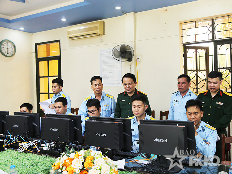 Cục Tuy&ecirc;n huấn kiểm tra triển khai Phong tr&agrave;o &ldquo;B&igrave;nh d&acirc;n học vụ số&rdquo; tại Sư đo&agrave;n 363