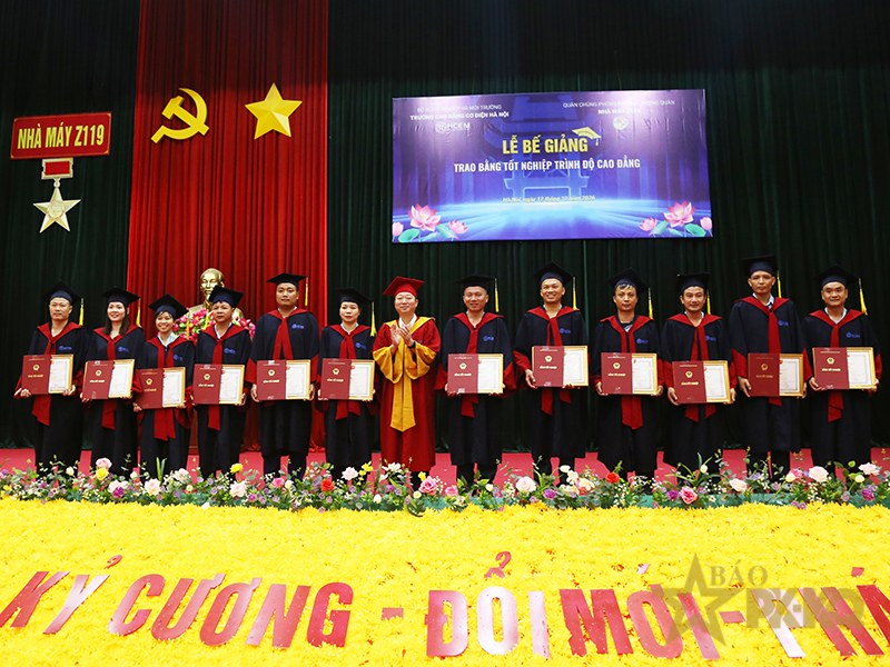 Trường Cao đẳng Cơ Điện H&agrave; Nội phối hợp với Nh&agrave; m&aacute;y Z119 tổ chức Lễ bế giảng trao Bằng tốt nghiệp tr&igrave;nh độ Cao đẳng