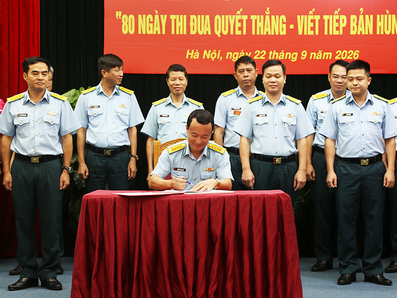 Cục Ch&iacute;nh trị Qu&acirc;n chủng Ph&ograve;ng kh&ocirc;ng-Kh&ocirc;ng qu&acirc;n ph&aacute;t động thi đua cao điểm &ldquo;80 ng&agrave;y thi đua Quyết thắng - Viết tiếp bản h&ugrave;ng ca&rdquo;