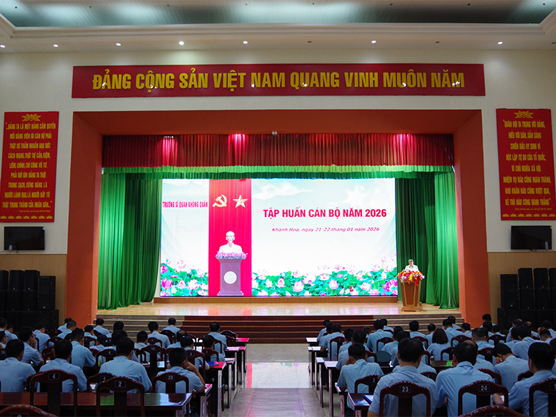 Trường Sĩ quan Kh&ocirc;ng qu&acirc;n tổ chức Hội nghị tập huấn c&aacute;n bộ năm 2026
