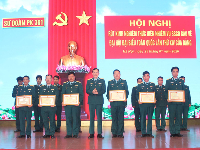 Sư đo&agrave;n 361 r&uacute;t kinh nghiệm thực hiện nhiệm vụ sẵn s&agrave;ng chiến đấu bảo vệ Đại hội đại biểu to&agrave;n quốc lần thứ XIV của Đảng