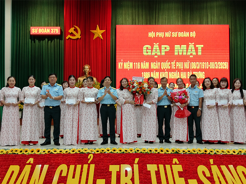 C&aacute;c đơn vị trong Qu&acirc;n chủng Ph&ograve;ng kh&ocirc;ng - Kh&ocirc;ng qu&acirc;n gặp mặt kỷ niệm 116 năm Ng&agrave;y Quốc tế Phụ nữ 8-3