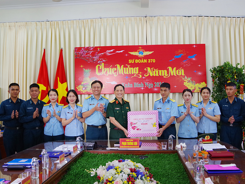 Bộ Tổng Tham mưu QĐND Việt Nam kiểm tra c&ocirc;ng t&aacute;c sẵn s&agrave;ng chiến đấu một số đơn vị Ph&ograve;ng kh&ocirc;ng - Kh&ocirc;ng qu&acirc;n khu vực Miền Nam