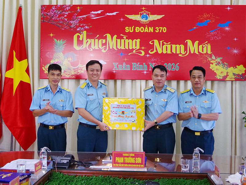 Bộ Tổng Tham mưu QĐND Việt Nam kiểm tra c&ocirc;ng t&aacute;c sẵn s&agrave;ng chiến đấu một số đơn vị Ph&ograve;ng kh&ocirc;ng - Kh&ocirc;ng qu&acirc;n khu vực Miền Nam