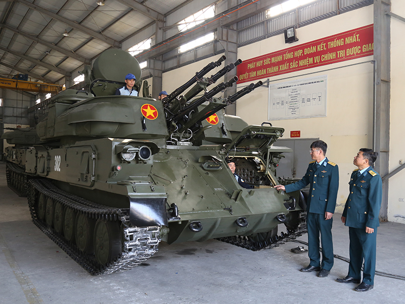 Nh&agrave; m&aacute;y A34 chủ động n&acirc;ng cao năng lực sửa chữa