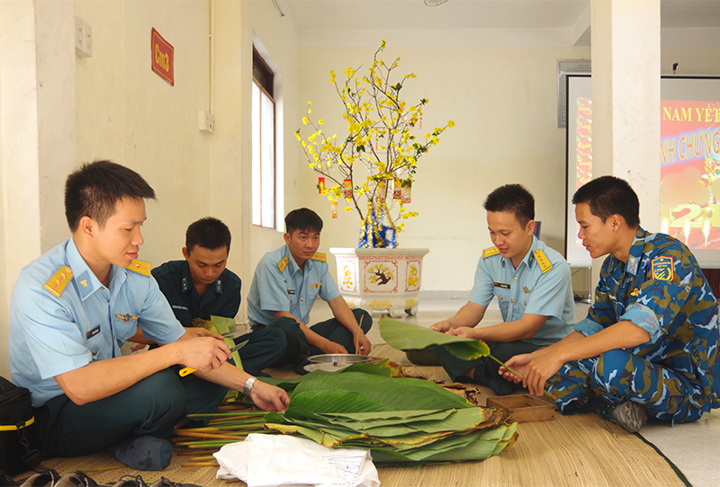 Đ&oacute;n Xu&acirc;n nơi đầu s&oacute;ng