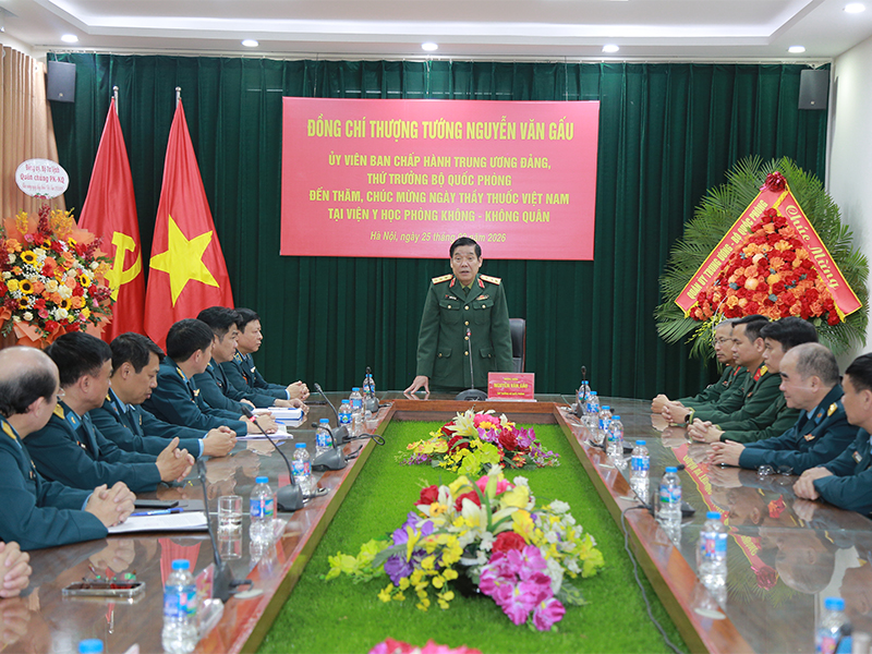 Thượng tướng Nguyễn Văn Gấu - Thứ trưởng Bộ Quốc ph&ograve;ng ch&uacute;c mừng Viện Y học Ph&ograve;ng kh&ocirc;ng - Kh&ocirc;ng qu&acirc;n nh&acirc;n Ng&agrave;y Thầy thuốc Việt Nam 27-2