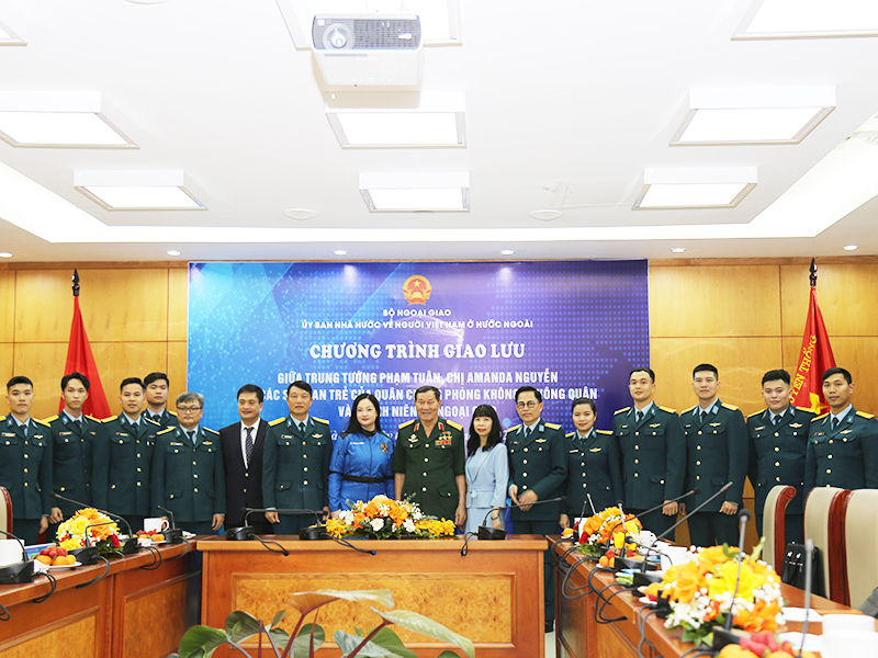 Ủy ban Nhà nước về người Việt Nam ở nước ngoài, Bộ Ngoại giao tổ chức Chương trình Giao lưu giữa Trung tướng Phạm Tuân và chị Amanda Nguyễn - Phi công người Mỹ gốc Việt đầu tiên bay vào vũ trụ