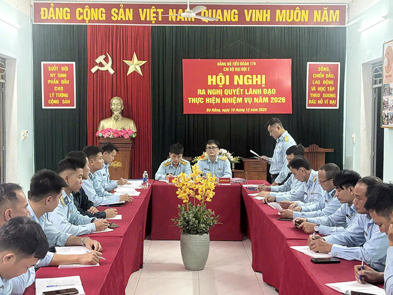 N&acirc;ng cao chất lượng sinh hoạt chi bộ ở Đảng bộ Trung đo&agrave;n 282