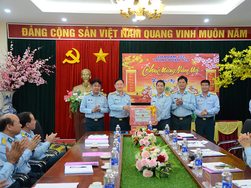 Qu&acirc;n chủng Ph&ograve;ng kh&ocirc;ng - Kh&ocirc;ng qu&acirc;n kiểm tra sẵn s&agrave;ng chiến đấu v&agrave; c&ocirc;ng t&aacute;c tổ chức Tết Nguy&ecirc;n đ&aacute;n B&iacute;nh Ngọ năm 2026 đối với c&aacute;c đơn vị khu vực miền Trung