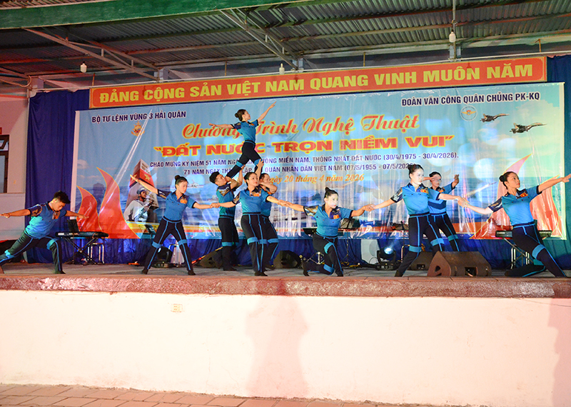 Đo&agrave;n Văn c&ocirc;ng Qu&acirc;n chủng Ph&ograve;ng kh&ocirc;ng-Kh&ocirc;ng qu&acirc;n ho&agrave;n th&agrave;nh xuất sắc đợt lưu diễn tr&ecirc;n địa b&agrave;n th&agrave;nh phố Đ&agrave; Nẵng
