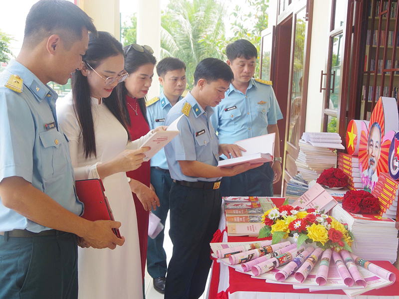 Trung đo&agrave;n 282 hưởng ứng Ng&agrave;y S&aacute;ch v&agrave; Văn h&oacute;a đọc Việt Nam năm 2026