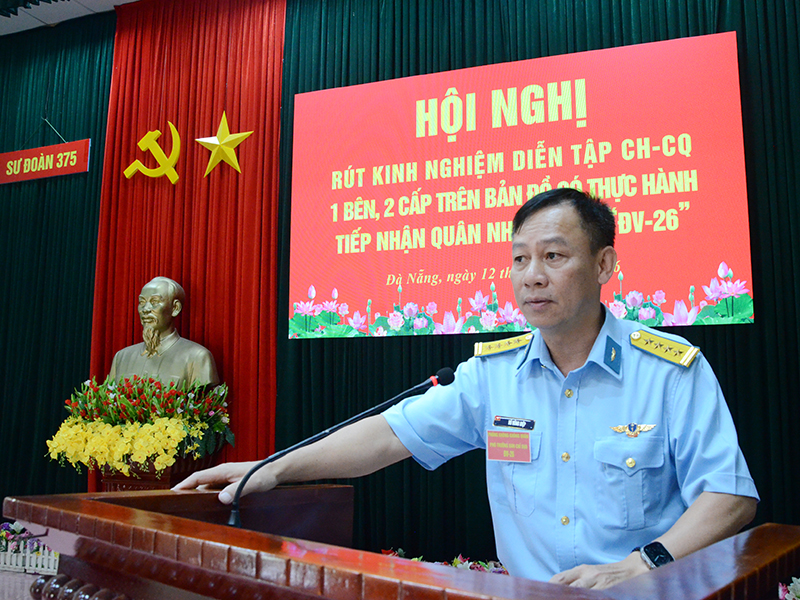 Sư đo&agrave;n 375 Diễn tập chỉ huy - cơ quan 1 b&ecirc;n 2 cấp tr&ecirc;n bản đồ, c&oacute; thực h&agrave;nh tiếp nhận qu&acirc;n nh&acirc;n dự bị