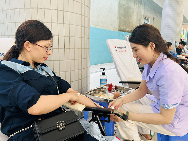 Đo&agrave;n thanh ni&ecirc;n Nh&agrave; m&aacute;y A32 tham gia hiến m&aacute;u t&igrave;nh nguyện