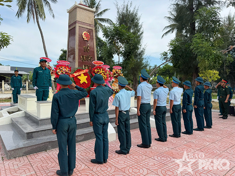 Trung đo&agrave;n 274 đ&atilde; tổ chức c&aacute;c hoạt động &ldquo;Đền ơn đ&aacute;p nghĩa&rdquo;