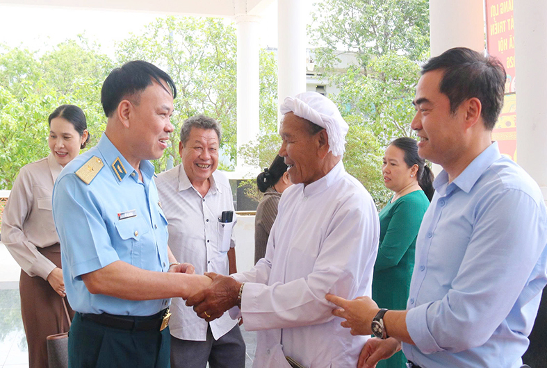 Thiếu tướng Vũ Đại Dương - Ph&oacute; Tư lệnh Qu&acirc;n chủng  Ph&ograve;ng kh&ocirc;ng - Kh&ocirc;ng qu&acirc;n tr&uacute;ng cử Đại biểu Quốc hội Kh&oacute;a XVI
