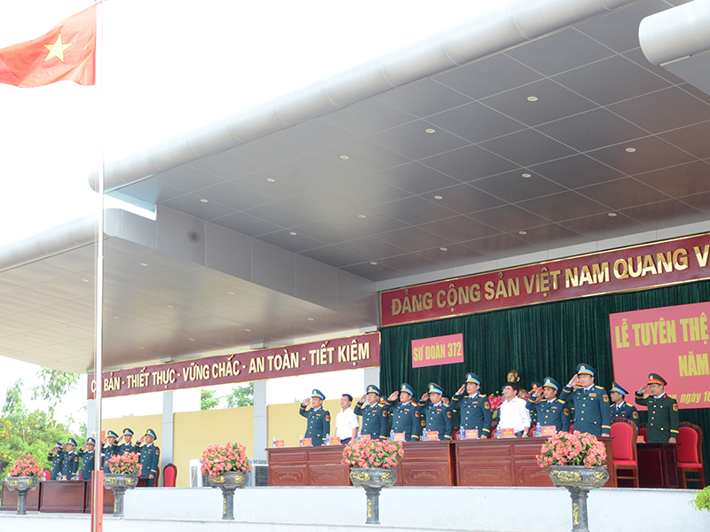 Các đơn vị trong Quân chủng Phòng không-Không quân tổ chức Lễ tuyên thệ chiến sĩ mới năm 2026