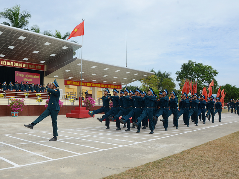 Các đơn vị trong Quân chủng Phòng không-Không quân tổ chức Lễ tuyên thệ chiến sĩ mới năm 2026