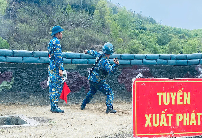 Tiểu đo&agrave;n Huấn luyện chiến sĩ mới, Sư đo&agrave;n 377 kiểm tra &ldquo;3 tiếng nổ&rdquo;