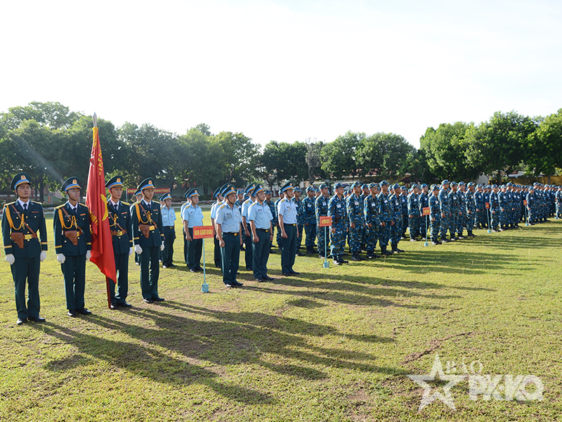 Qu&acirc;n chủng Ph&ograve;ng kh&ocirc;ng - Kh&ocirc;ng qu&acirc;n khai mạc Diễn tập, hội thao chỉ huy tham mưu c&oacute; một phần thực binh k&iacute;p chiến đấu sở chỉ huy trung đo&agrave;n ra đa