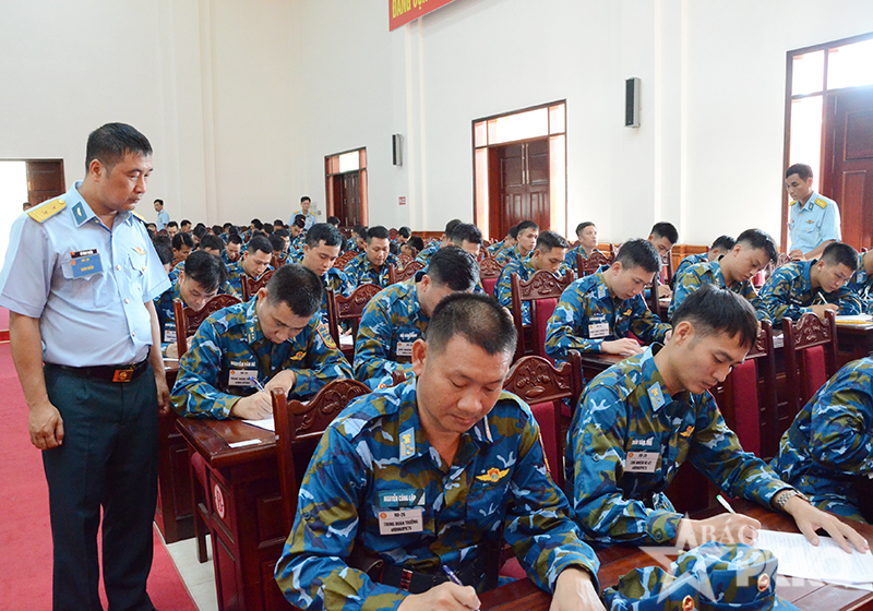 Qu&acirc;n chủng Ph&ograve;ng kh&ocirc;ng - Kh&ocirc;ng qu&acirc;n khai mạc Diễn tập, hội thao chỉ huy tham mưu c&oacute; một phần thực binh k&iacute;p chiến đấu sở chỉ huy trung đo&agrave;n ra đa