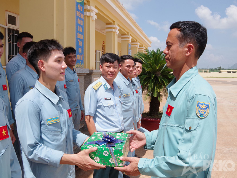 Trung đo&agrave;n 920 tổ chức th&agrave;nh c&ocirc;ng ban bay thực h&agrave;nh tốt nghiệp năm 2026