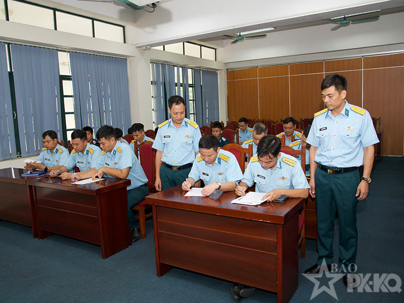 Quân chủng Phòng không-Không quân kiểm tra kết quả xây dựng đơn vị vững mạnh toàn diện “mẫu mực, tiêu biểu” năm 2026 tại Học viện PK-KQ