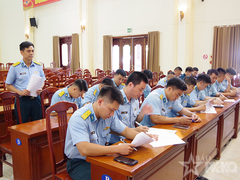 Qu&acirc;n chủng Ph&ograve;ng kh&ocirc;ng-Kh&ocirc;ng qu&acirc;n kiểm tra kết quả x&acirc;y dựng đơn vị vững mạnh to&agrave;n diện &ldquo;mẫu mực, ti&ecirc;u biểu&rdquo; năm 2026 tại Sư đo&agrave;n 371 v&agrave; Lữ đo&agrave;n 918