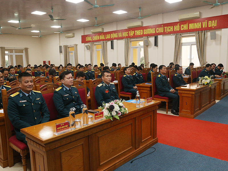 Cục Ch&iacute;nh trị Qu&acirc;n chủng Ph&ograve;ng kh&ocirc;ng-Kh&ocirc;ng qu&acirc;n ph&aacute;t động thi đua &ldquo;To&agrave;n d&acirc;n bảo vệ an ninh Tổ quốc&rdquo;