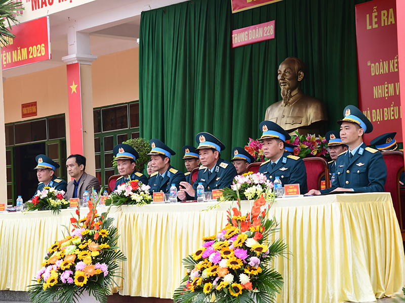 Trung tướng Trần Ngọc Quyến - Ch&iacute;nh ủy Qu&acirc;n chủng PK-KQ dự Lễ ra qu&acirc;n huấn luyện năm 2026 tại Trung đo&agrave;n 228