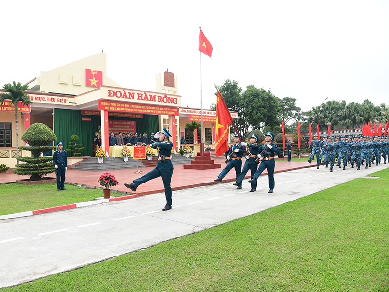 Trung tướng Trần Ngọc Quyến - Ch&iacute;nh ủy Qu&acirc;n chủng PK-KQ dự Lễ ra qu&acirc;n huấn luyện năm 2026 tại Trung đo&agrave;n 228