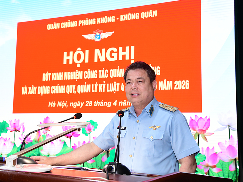 Qu&acirc;n chủng Ph&ograve;ng kh&ocirc;ng-Kh&ocirc;ng qu&acirc;n r&uacute;t kinh nghiệm c&ocirc;ng t&aacute;c quản l&yacute; tư tưởng v&agrave; x&acirc;y dựng ch&iacute;nh quy, quản l&yacute; kỷ luật 4 th&aacute;ng đầu năm 2026