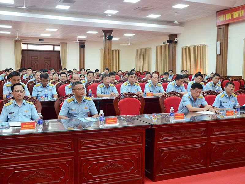 Qu&acirc;n chủng Ph&ograve;ng kh&ocirc;ng - Kh&ocirc;ng qu&acirc;n tập huấn c&aacute;n bộ C&ocirc;ng t&aacute;c quần ch&uacute;ng