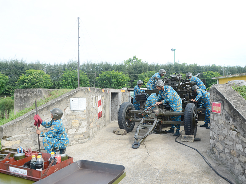 Ng&agrave;nh Ph&aacute;o ph&ograve;ng kh&ocirc;ng - T&ecirc;n lửa tầm thấp thực hiện hiệu quả c&ocirc;ng t&aacute;c kỹ thuật