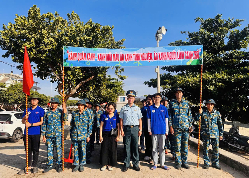 Đo&agrave;n cơ sở Trung đo&agrave;n 282 tham gia hoạt động &ldquo;H&agrave;nh qu&acirc;n xanh&rdquo;