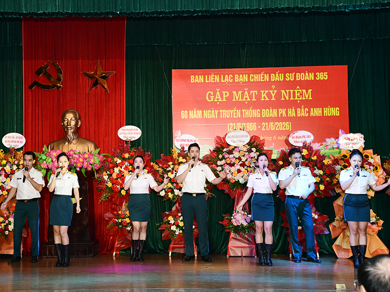 Ban li&ecirc;n lạc Bạn chiến đấu Sư đo&agrave;n 365 gặp mặt kỉ niệm 60 năm Ng&agrave;y truyền thống Đo&agrave;n Ph&ograve;ng kh&ocirc;ng H&agrave; Bắc anh h&ugrave;ng