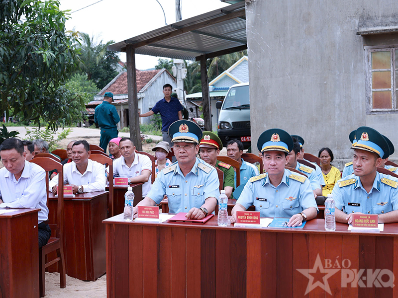 Trung đoàn 910 khánh thành, bàn giao nhà cho gia đình là con đẻ của người hoạt động kháng chiến bị nhiễm chất độc hóa học