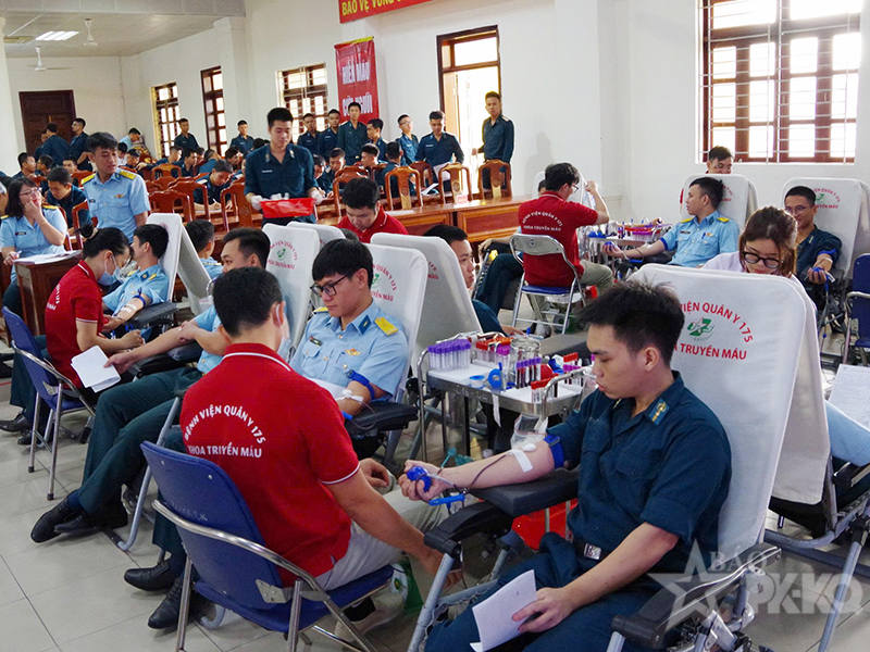Sư đo&agrave;n 370 lan tỏa nghĩa t&igrave;nh từ những giọt m&aacute;u hồng