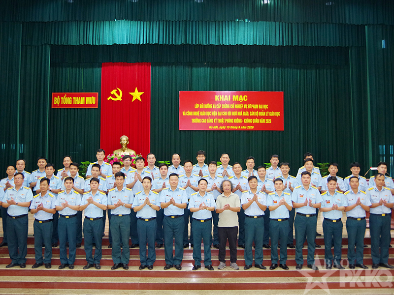 Trường Cao đẳng Kỹ thuật Ph&ograve;ng kh&ocirc;ng-Kh&ocirc;ng qu&acirc;n khai mạc Lớp bồi dưỡng nghiệp vụ sư phạm đại học v&agrave; c&ocirc;ng nghệ gi&aacute;o dục hiện đại