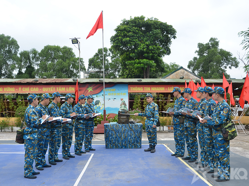 Tiểu đo&agrave;n 18 l&agrave;m chủ kh&iacute; t&agrave;i, giữ vững &ldquo;mạch m&aacute;u&rdquo; th&ocirc;ng tin