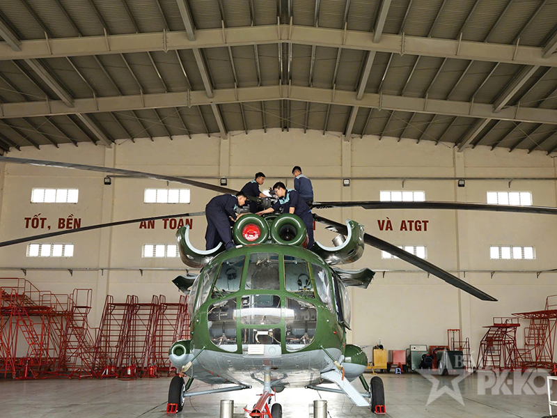 Trung đo&agrave;n 915 n&acirc;ng cao chất lượng kỹ thuật, bảo đảm an to&agrave;n bay