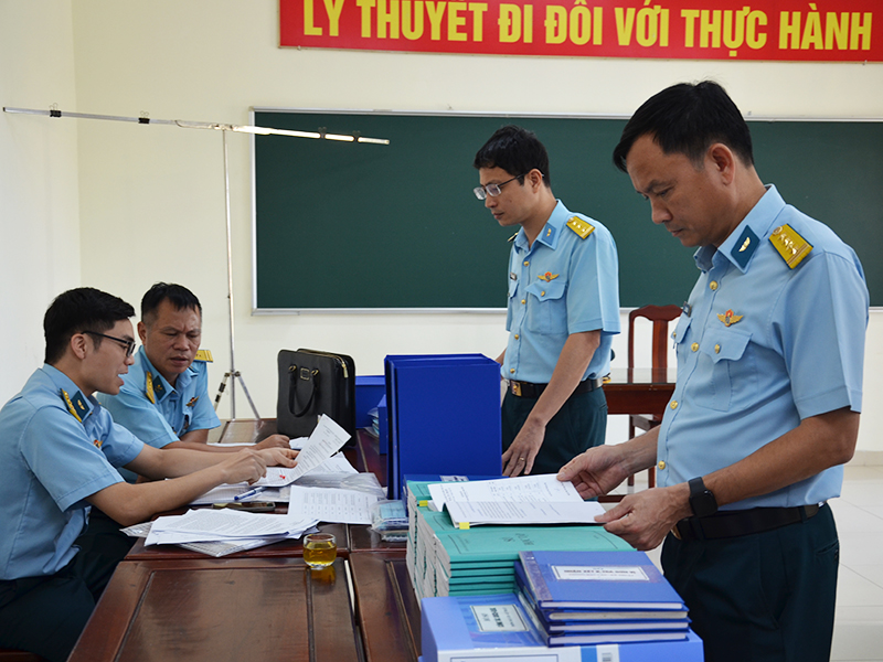 Qu&acirc;n chủng Ph&ograve;ng kh&ocirc;ng-Kh&ocirc;ng qu&acirc;n kiểm tra kết quả x&acirc;y dựng đơn vị vững mạnh to&agrave;n viện &ldquo;mẫu mực, ti&ecirc;u biểu&rdquo; năm 2026 tại Lữ đo&agrave;n 28