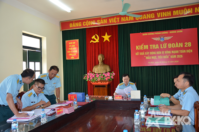 Qu&acirc;n chủng Ph&ograve;ng kh&ocirc;ng-Kh&ocirc;ng qu&acirc;n kiểm tra kết quả x&acirc;y dựng đơn vị vững mạnh to&agrave;n viện &ldquo;mẫu mực, ti&ecirc;u biểu&rdquo; năm 2026 tại Lữ đo&agrave;n 28